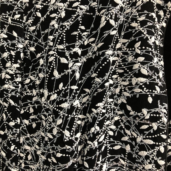 Two piece black, white and silver twin set - Picture 6 of 9